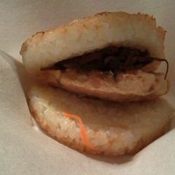 mos_riceburger_2.jpg